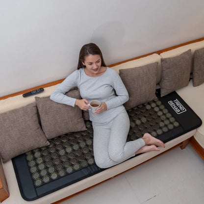 Inframadrass med jade och turmalinstenar